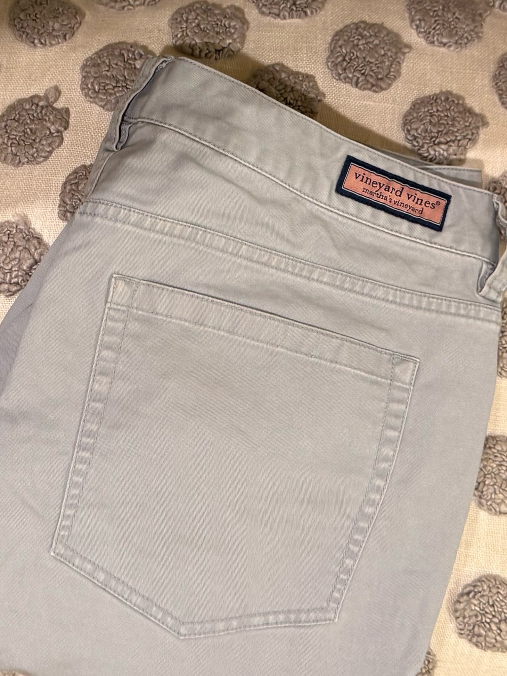 Vineyard Vines Men’s Khaki Chinos in Light Grey